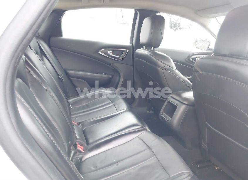 Photo 8 of 2016 Chrysler 200 LIMITED PLATINUM (VIN 1C3CCCAB2GN172098)