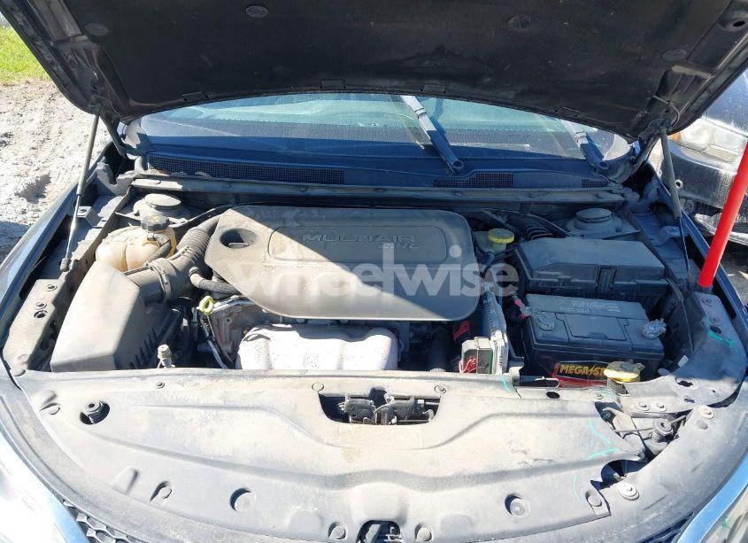 Photo 10 of 2016 Chrysler 200 LIMITED (VIN 1C3CCCAB2GN176829)