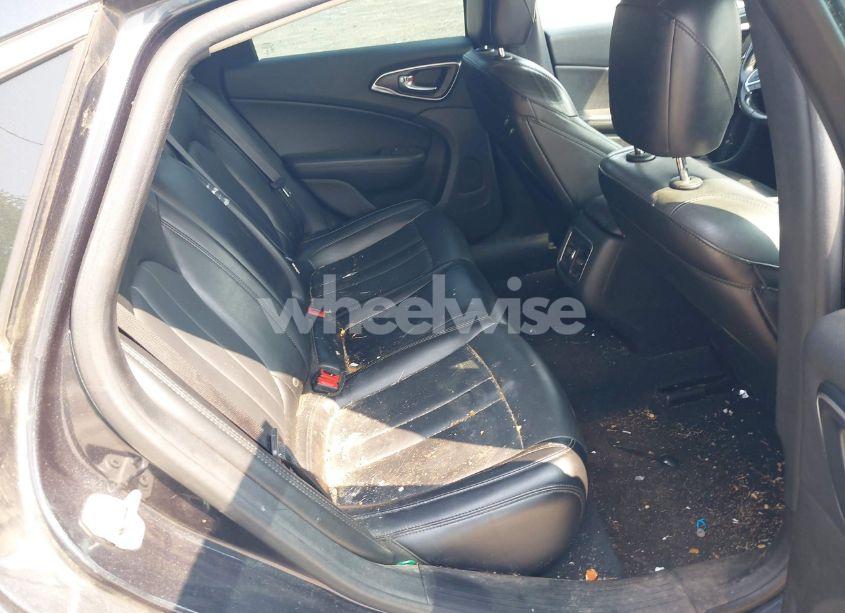 Photo 8 of 2016 Chrysler 200 LIMITED PLATINUM (VIN 1C3CCCAB2GN189757)