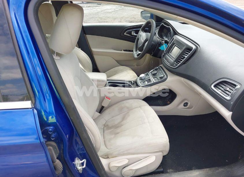 Photo 5 of 2016 Chrysler 200 LIMITED (VIN 1C3CCCAB2GN189998)