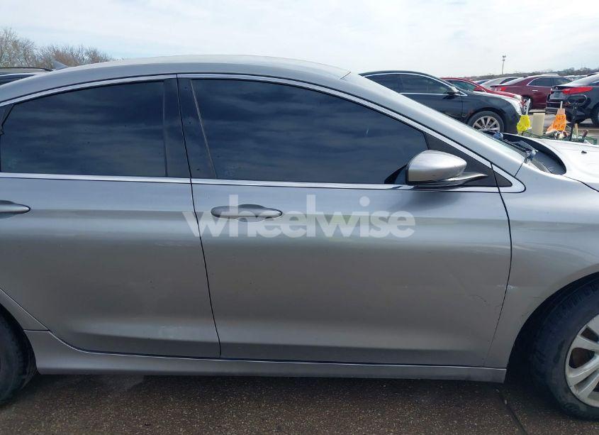 Photo 14 of 2016 Chrysler 200 LIMITED PLATINUM (VIN 1C3CCCAB2GN191931)