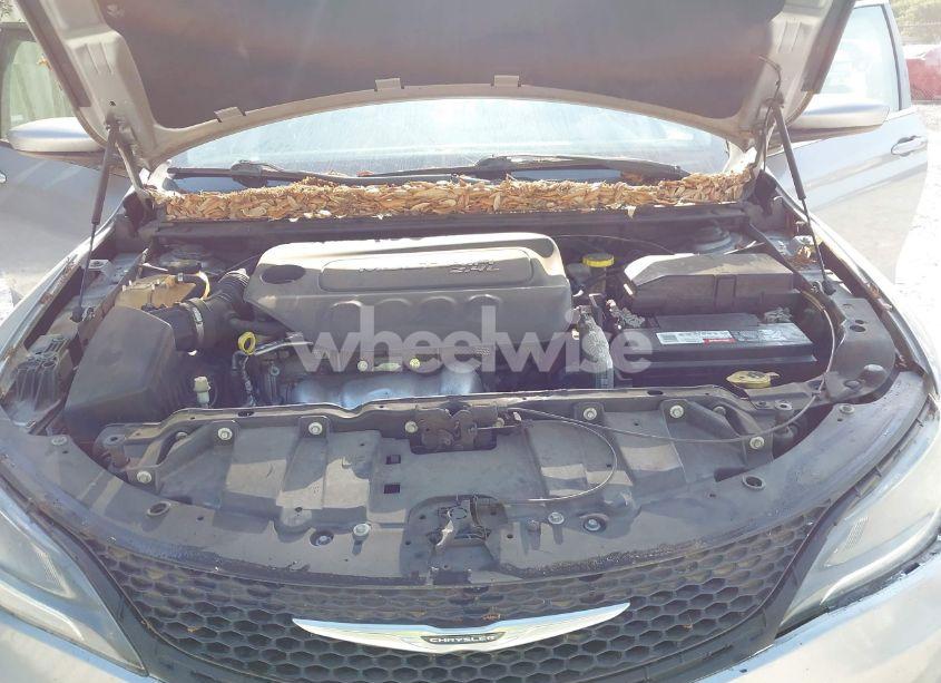 Photo 10 of 2015 Chrysler 200 LIMITED (VIN 1C3CCCAB3FN560052)