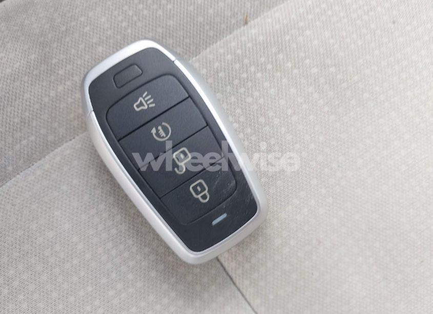 Photo 11 of 2015 Chrysler 200 LIMITED (VIN 1C3CCCAB3FN560052)