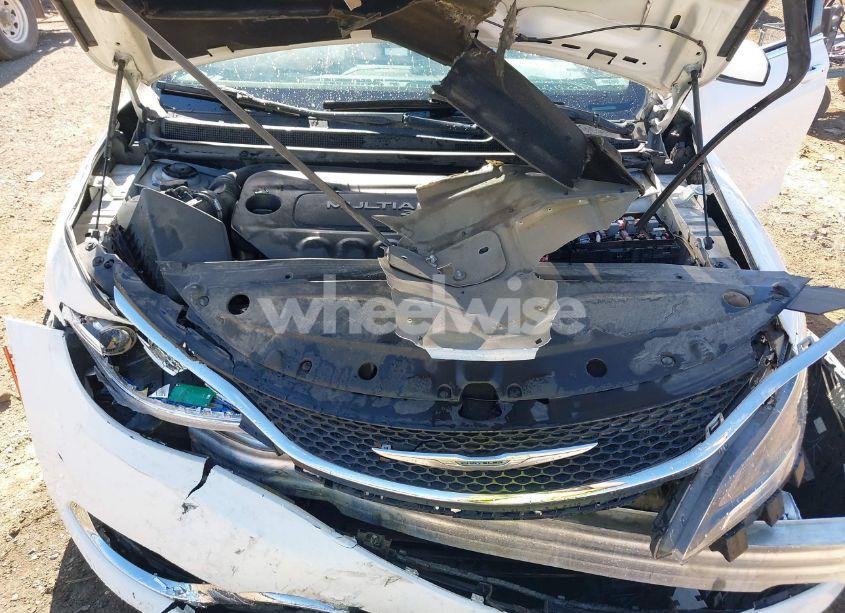 Photo 10 of 2015 Chrysler 200 LIMITED (VIN 1C3CCCAB3FN560794)