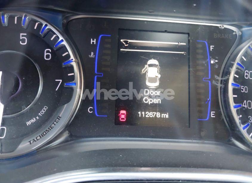 Photo 15 of 2015 Chrysler 200 LIMITED (VIN 1C3CCCAB3FN560794)
