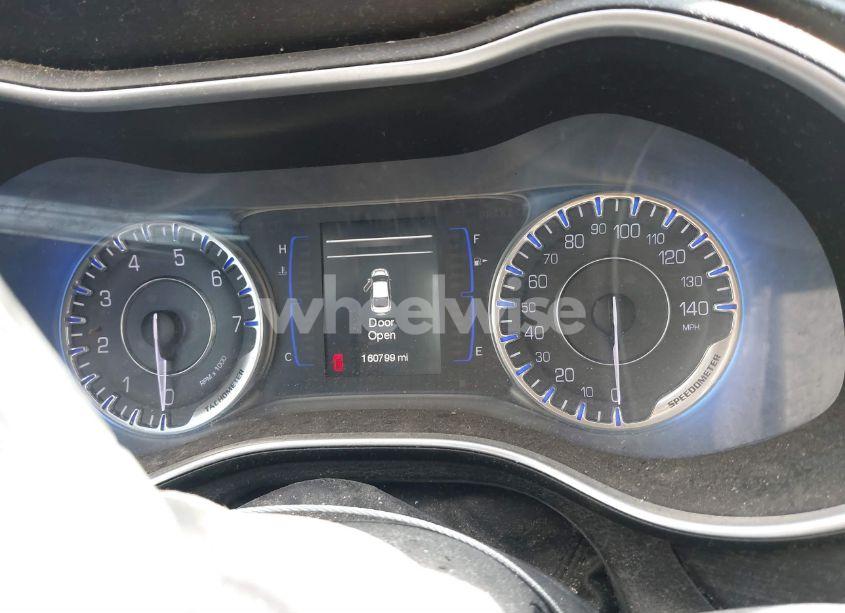 Photo 7 of 2015 Chrysler 200 LIMITED (VIN 1C3CCCAB3FN570130)