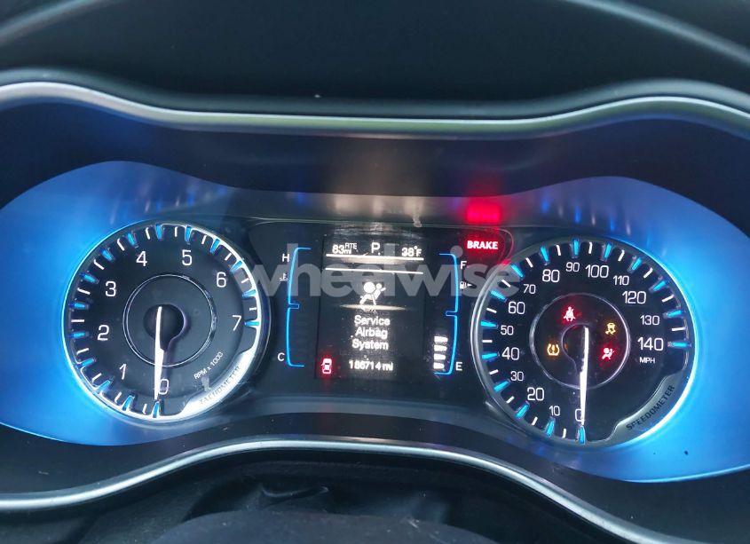 Photo 7 of 2015 Chrysler 200 LIMITED (VIN 1C3CCCAB3FN580561)