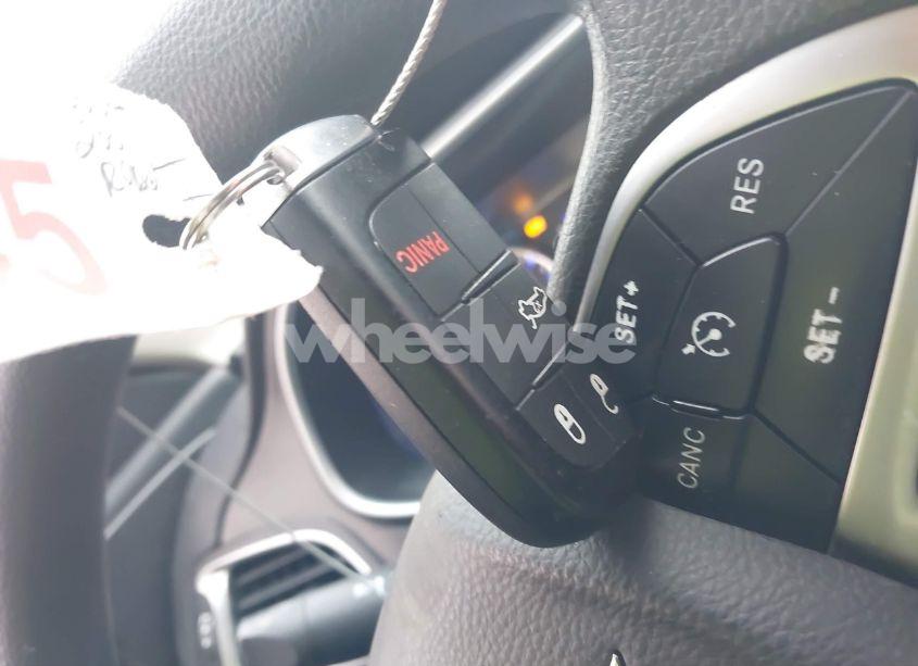 Photo 11 of 2015 Chrysler 200 LIMITED (VIN 1C3CCCAB3FN586487)