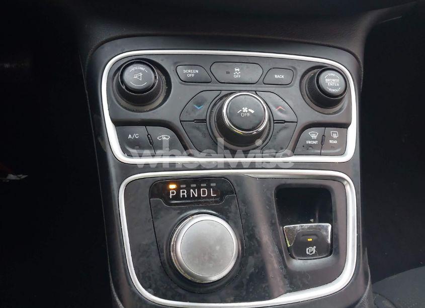 Photo 16 of 2015 Chrysler 200 LIMITED (VIN 1C3CCCAB3FN586487)