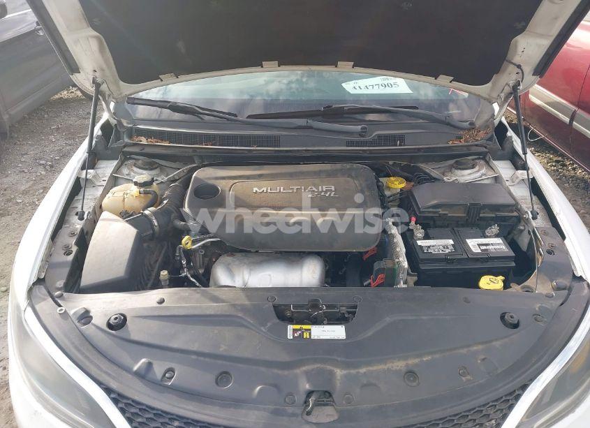 Photo 10 of 2015 Chrysler 200 LIMITED (VIN 1C3CCCAB3FN602543)