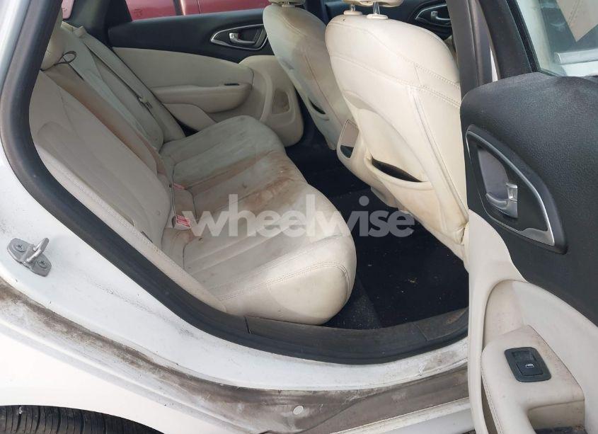 Photo 8 of 2015 Chrysler 200 LIMITED (VIN 1C3CCCAB3FN602543)