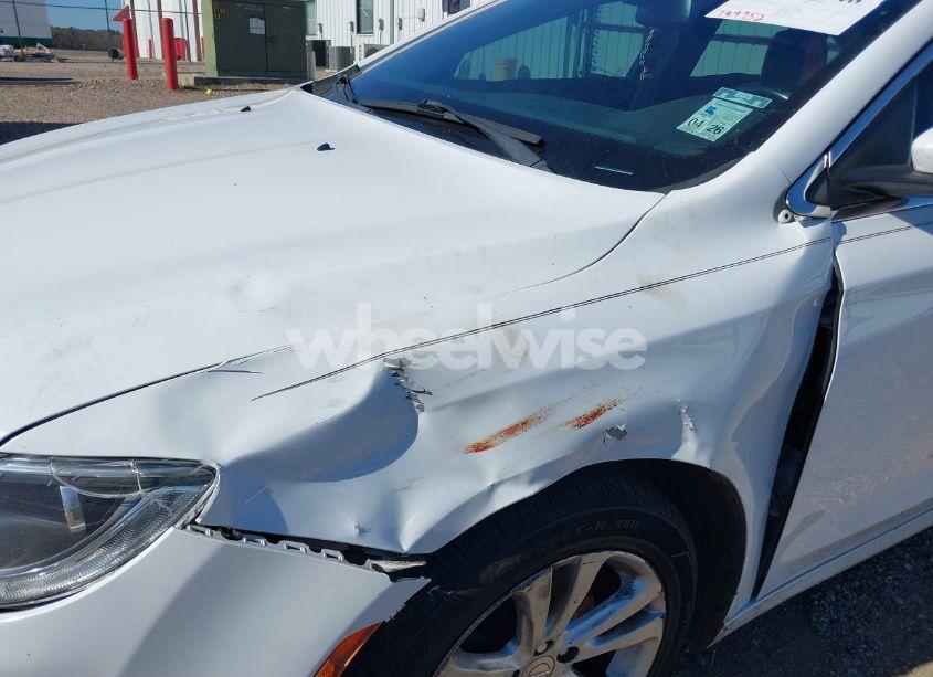 Photo 13 of 2015 Chrysler 200 LIMITED (VIN 1C3CCCAB3FN608469)
