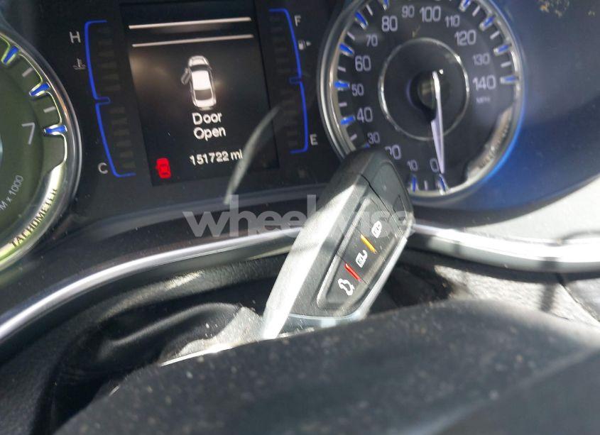 Photo 11 of 2015 Chrysler 200 LIMITED (VIN 1C3CCCAB3FN611078)