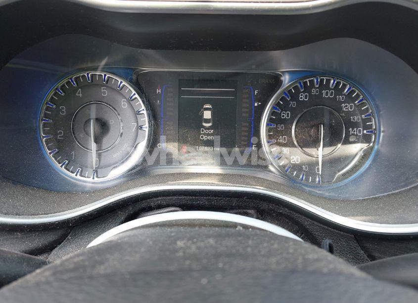 Photo 7 of 2015 Chrysler 200 LIMITED (VIN 1C3CCCAB3FN616992)