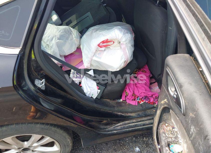 Photo 8 of 2015 Chrysler 200 LIMITED (VIN 1C3CCCAB3FN616992)