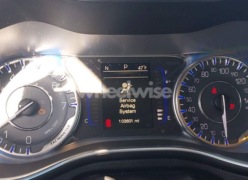 Photo 7 of 2015 Chrysler 200 LIMITED (VIN 1C3CCCAB3FN621819)