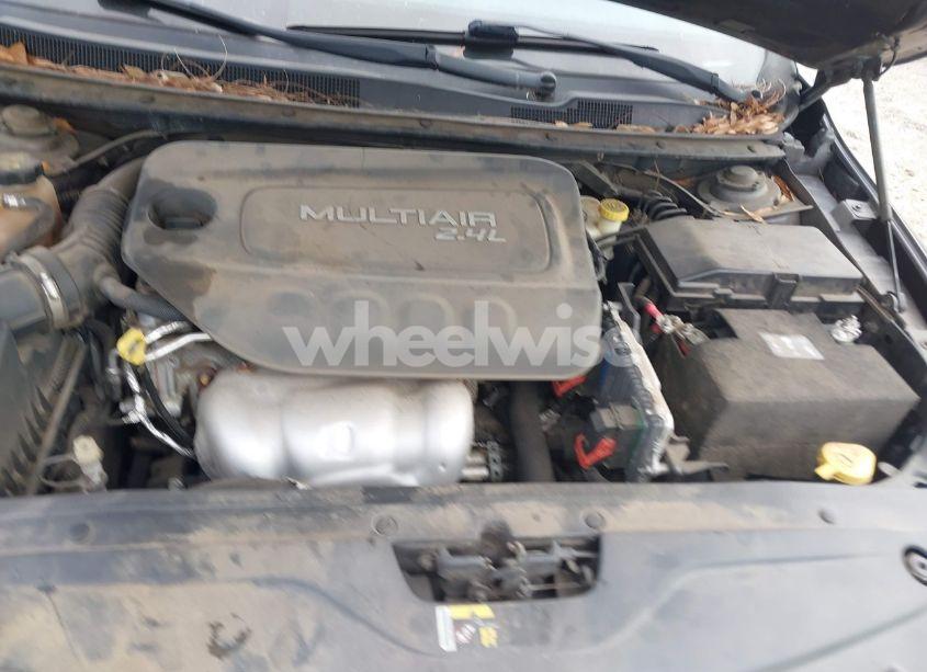 Photo 10 of 2015 Chrysler 200 LIMITED (VIN 1C3CCCAB3FN626695)