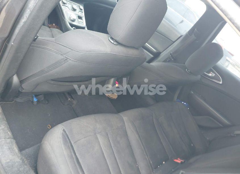 Photo 8 of 2015 Chrysler 200 LIMITED (VIN 1C3CCCAB3FN626695)