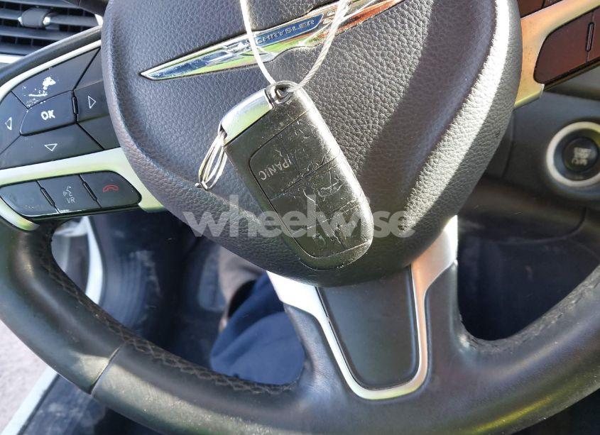 Photo 11 of 2015 Chrysler 200 LIMITED (VIN 1C3CCCAB3FN666758)