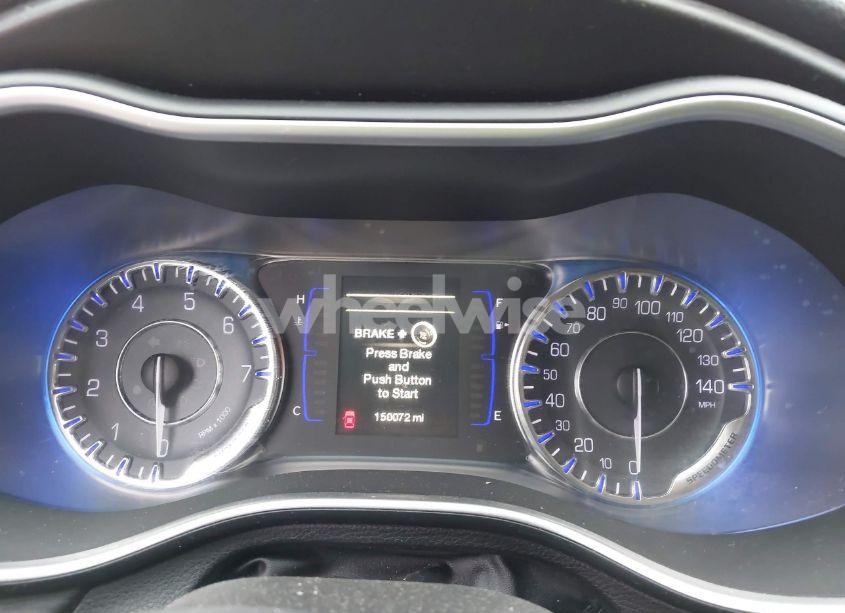 Photo 7 of 2015 Chrysler 200 LIMITED (VIN 1C3CCCAB3FN666758)