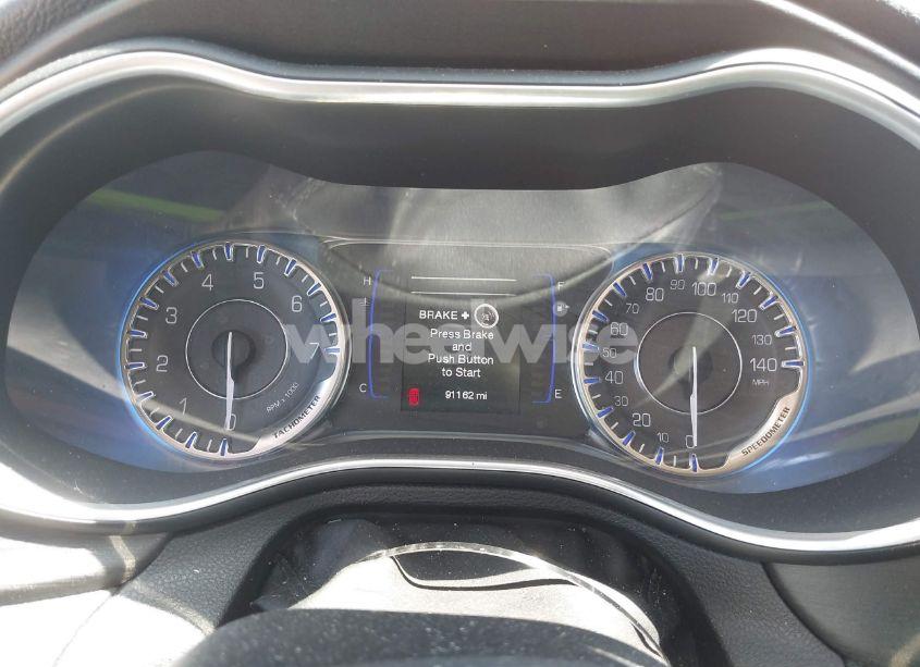 Photo 7 of 2015 Chrysler 200 LIMITED (VIN 1C3CCCAB3FN667358)