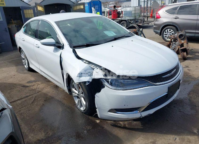 2015 Chrysler 200 LIMITED (VIN 1C3CCCAB3FN673564) main photo