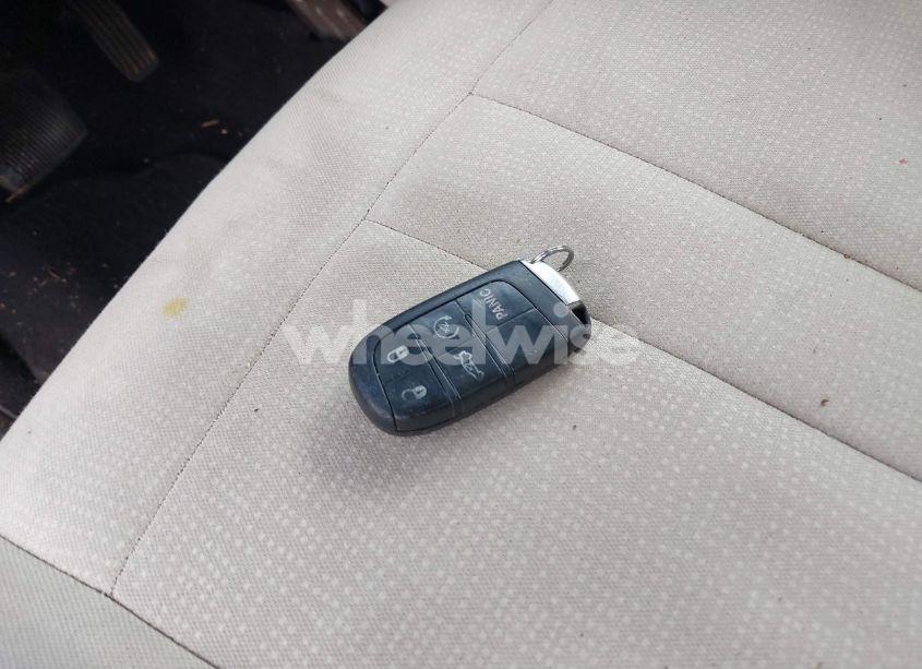 Photo 11 of 2015 Chrysler 200 LIMITED (VIN 1C3CCCAB3FN673564)