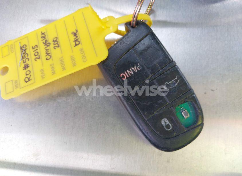 Photo 11 of 2015 Chrysler 200 LIMITED (VIN 1C3CCCAB3FN684192)