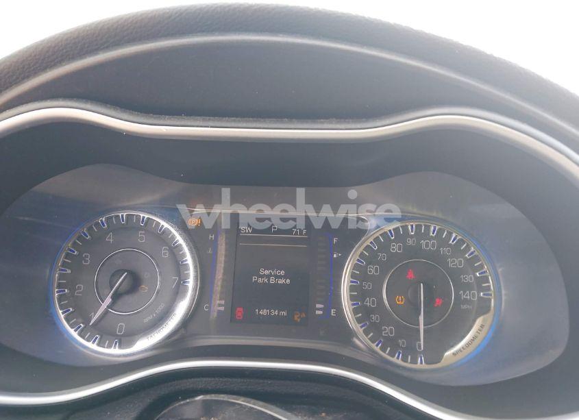 Photo 7 of 2015 Chrysler 200 LIMITED (VIN 1C3CCCAB3FN684192)