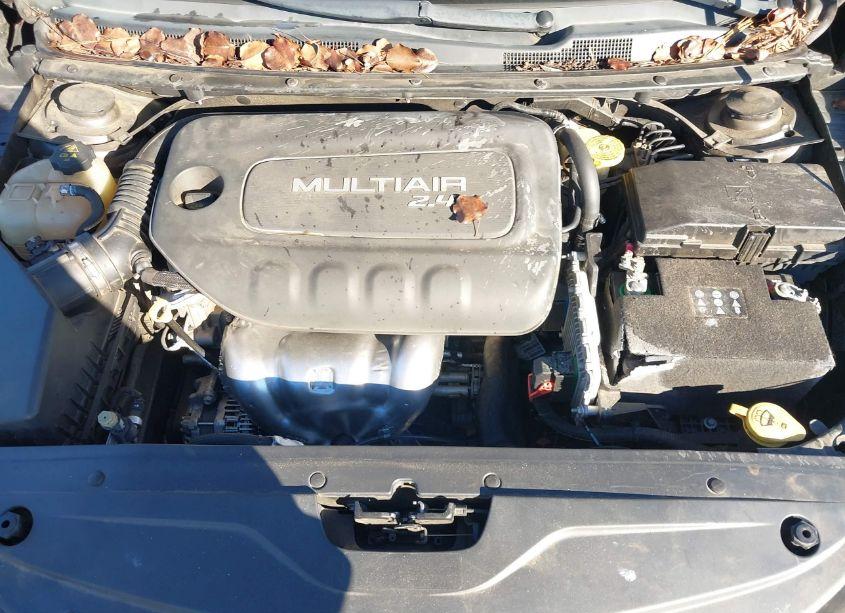 Photo 10 of 2015 Chrysler 200 LIMITED (VIN 1C3CCCAB3FN687089)