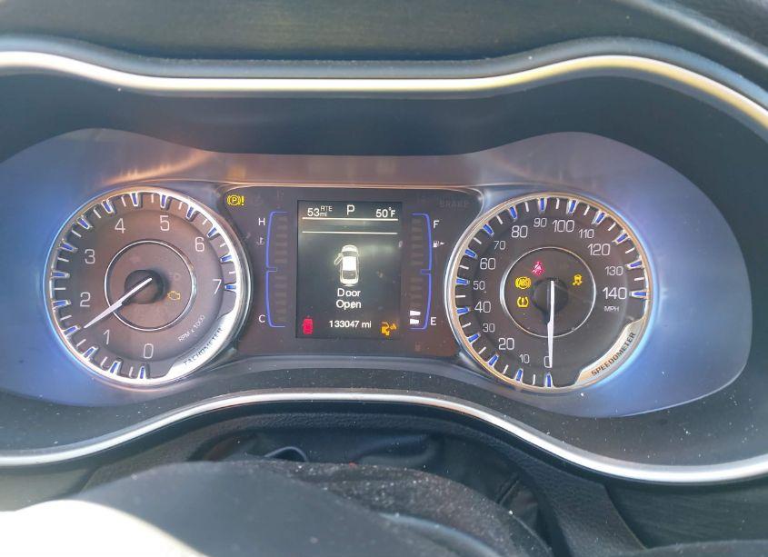 Photo 7 of 2015 Chrysler 200 LIMITED (VIN 1C3CCCAB3FN687089)