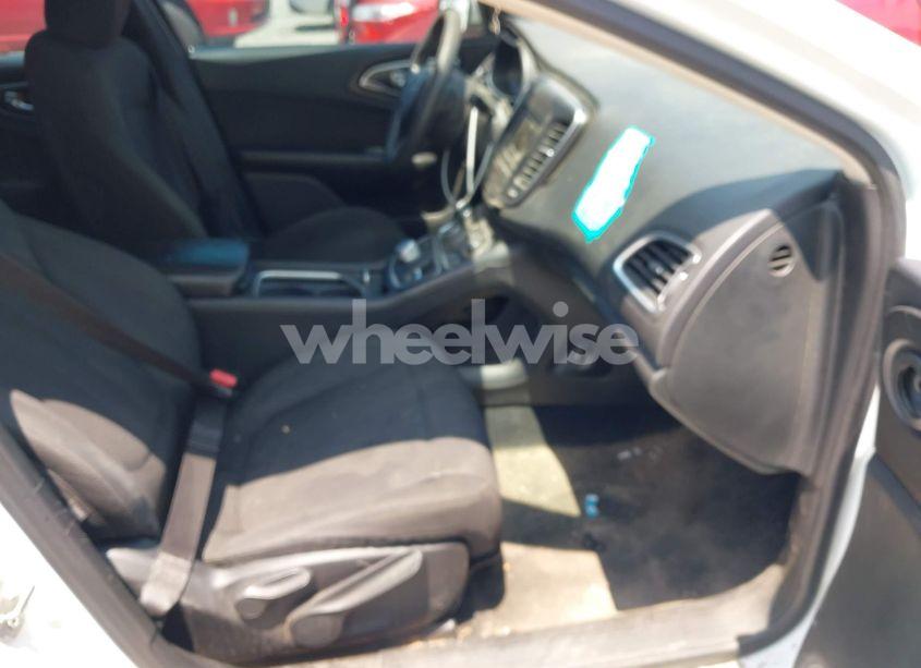 Photo 5 of 2015 Chrysler 200 LIMITED (VIN 1C3CCCAB3FN687299)