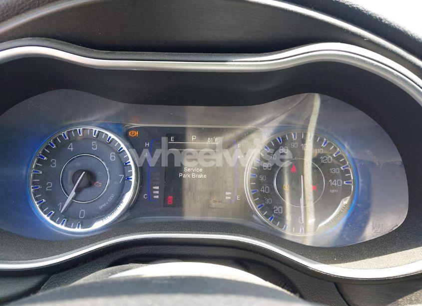 Photo 7 of 2015 Chrysler 200 LIMITED (VIN 1C3CCCAB3FN687299)