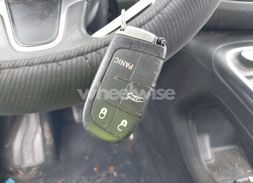 Photo 11 of 2015 Chrysler 200 LIMITED (VIN 1C3CCCAB3FN699114)