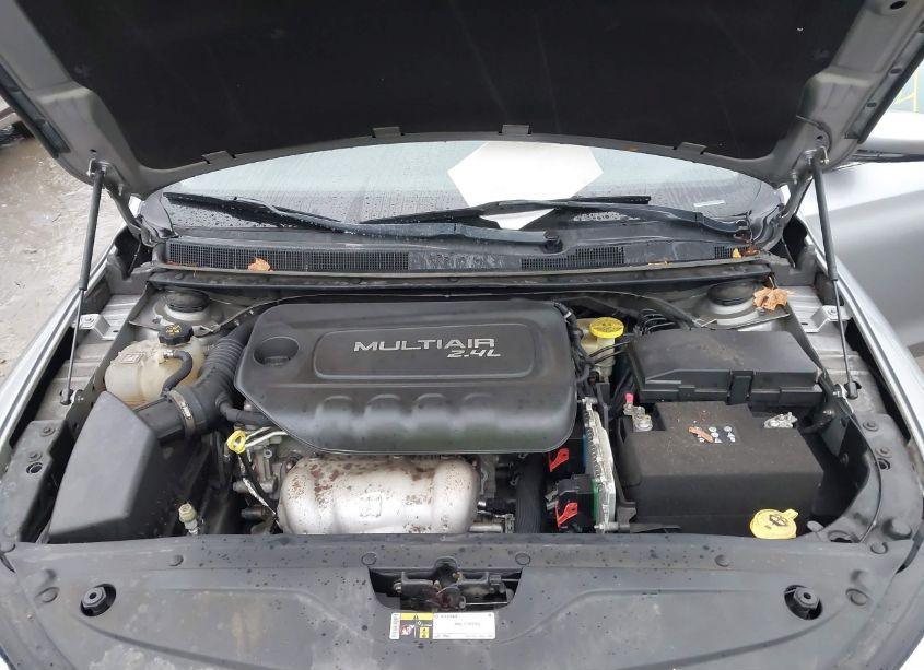 Photo 10 of 2015 Chrysler 200 LIMITED (VIN 1C3CCCAB3FN702285)