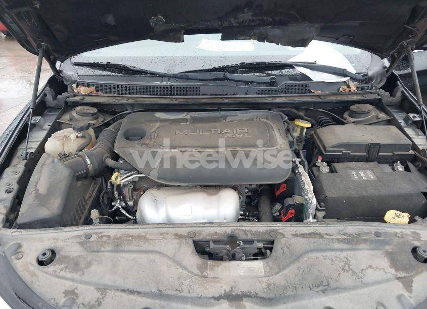 Photo 10 of 2015 Chrysler 200 LIMITED (VIN 1C3CCCAB3FN704747)