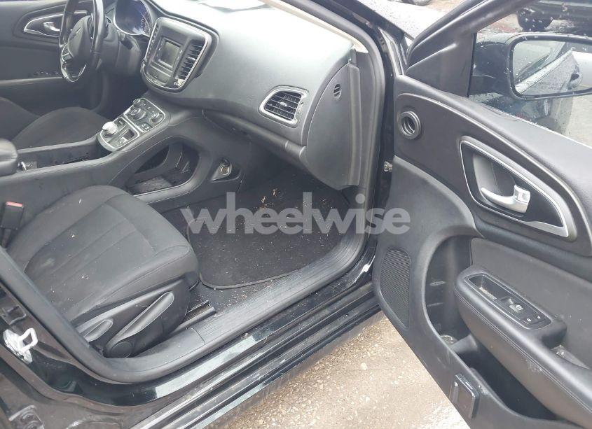 Photo 5 of 2015 Chrysler 200 LIMITED (VIN 1C3CCCAB3FN704747)