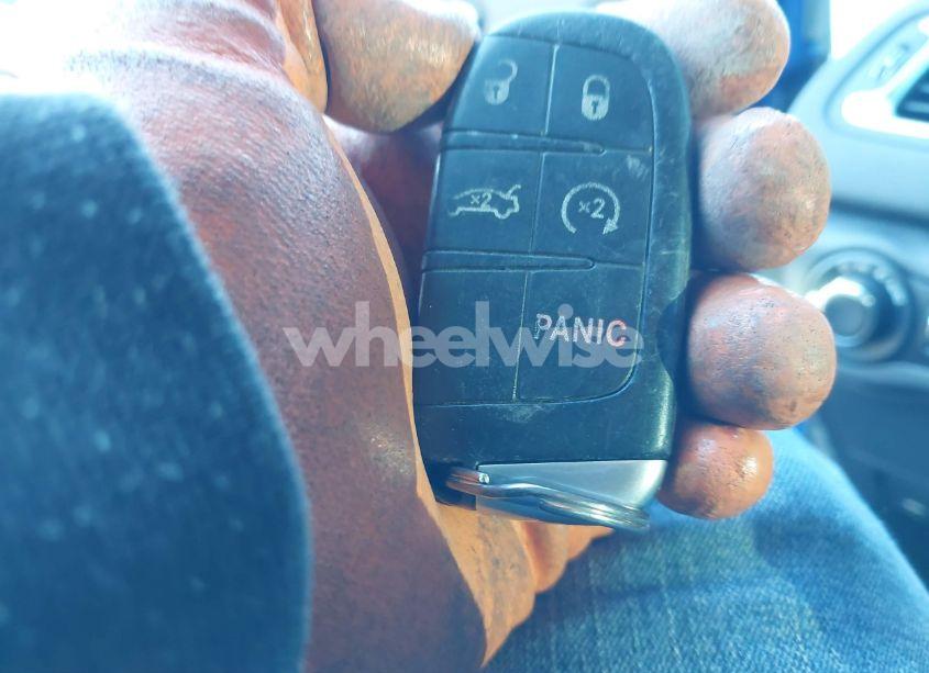 Photo 11 of 2015 Chrysler 200 LIMITED (VIN 1C3CCCAB3FN709396)