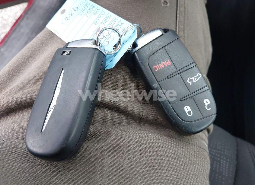 Photo 11 of 2015 Chrysler 200 LIMITED (VIN 1C3CCCAB3FN716929)