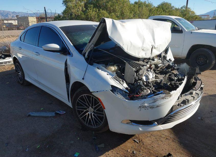 2015 Chrysler 200 LIMITED (VIN 1C3CCCAB3FN719975) main photo