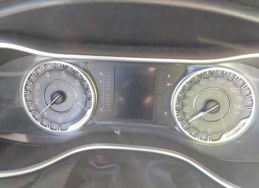 Photo 7 of 2015 Chrysler 200 LIMITED (VIN 1C3CCCAB3FN719975)