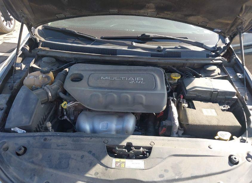 Photo 10 of 2015 Chrysler 200 LIMITED (VIN 1C3CCCAB3FN737781)