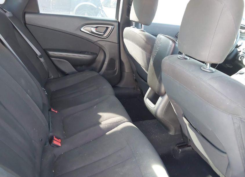 Photo 8 of 2015 Chrysler 200 LIMITED (VIN 1C3CCCAB3FN737781)