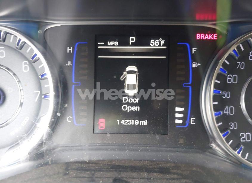 Photo 15 of 2015 Chrysler 200 LIMITED (VIN 1C3CCCAB3FN741667)