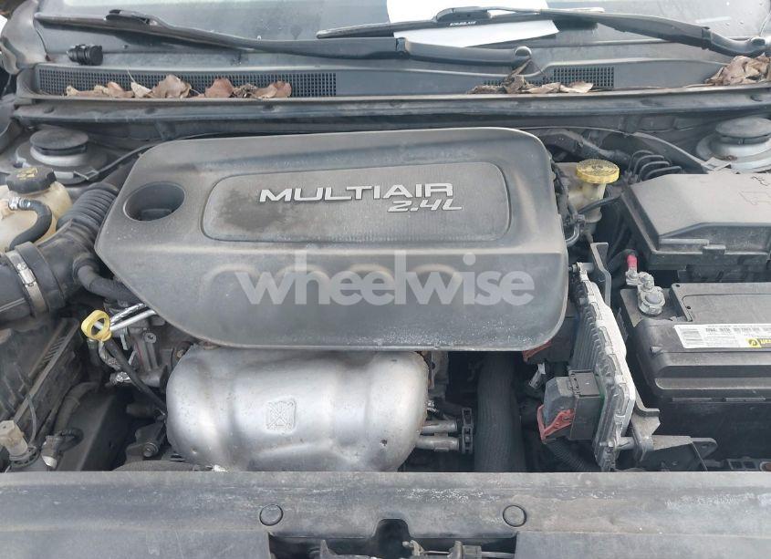 Photo 10 of 2015 Chrysler 200 LIMITED (VIN 1C3CCCAB3FN745086)