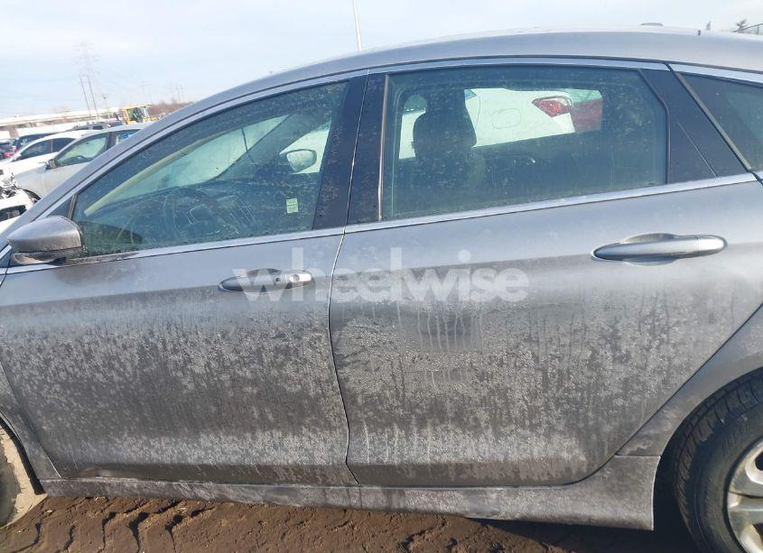 Photo 14 of 2015 Chrysler 200 LIMITED (VIN 1C3CCCAB3FN745086)