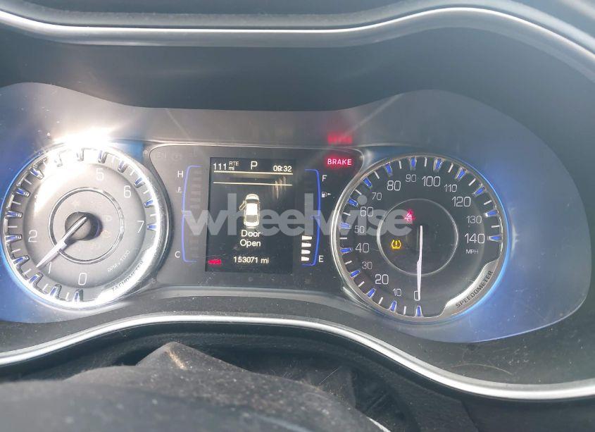 Photo 7 of 2015 Chrysler 200 LIMITED (VIN 1C3CCCAB3FN745086)