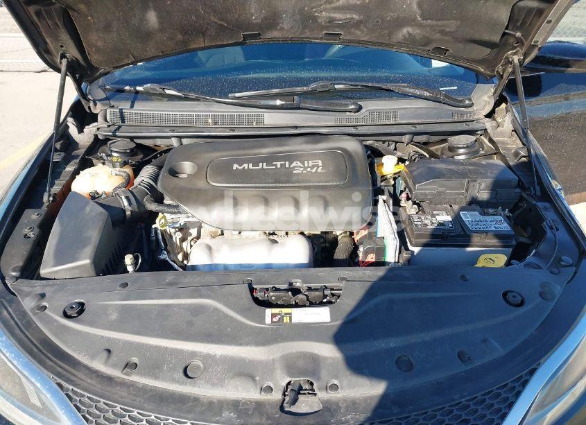 Photo 10 of 2015 Chrysler 200 LIMITED (VIN 1C3CCCAB3FN757223)