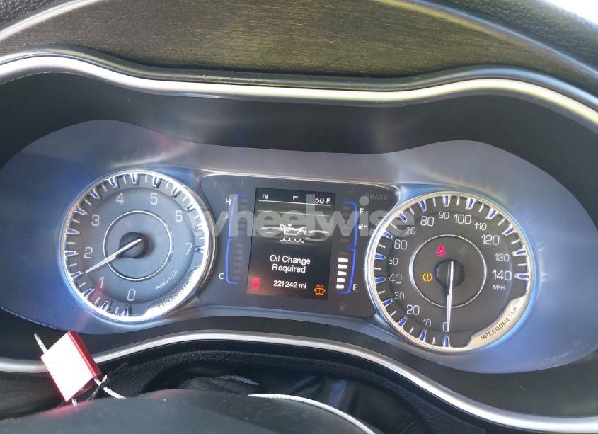 Photo 7 of 2015 Chrysler 200 LIMITED (VIN 1C3CCCAB3FN757223)