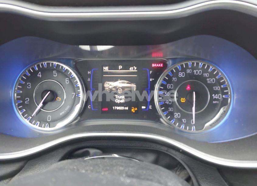 Photo 7 of 2015 Chrysler 200 LIMITED (VIN 1C3CCCAB3FN758016)